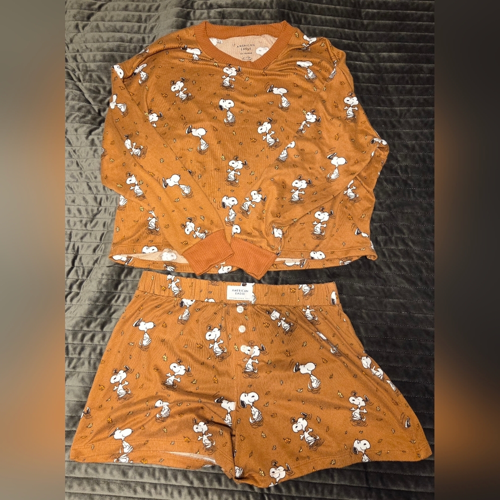American Eagle Peanuts Lounge Set